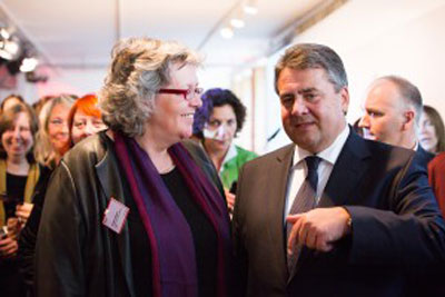 Christiane Rasper & Alexandra Busch mit Sigmar Gabriel